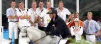 Bundestrainer steigt vom Pferd
