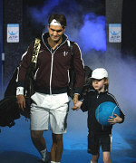 Federer besiegt Murray und bleibt die Nr. 1