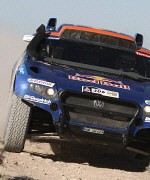 Al-Attiyah und Sainz kämpfen um den Gesamtsieg Al-Attiyah und Sainz kämpfen um den Gesamtsieg