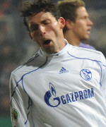 Schalke 04 zieht ins Halbfinale ein Schalke 04 zieht ins Halbfinale ein