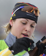 Domracheva siegt im Sprint