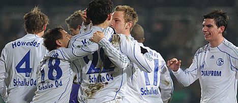 DFB-Pokal - Schalker Knappen stoppen den Pokalschreck