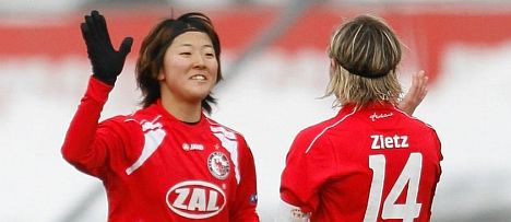 Frauen-Fu�ball - Potsdam im Halbfinale der K�nigsklasse