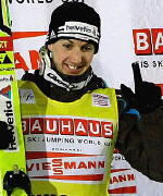 Simon Ammann springt zum Gesamt-Weltcup-Sieg