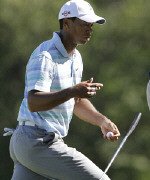 Woods fällt beim The Barclays zurück