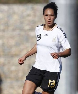 Celia Okoyino da Mbabi Celia Okoyino da Mbabi DFB 400x480