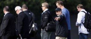 John Elway Cover Peyton Manning imago