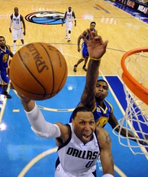 Shawn Marion bei einem Korbleger