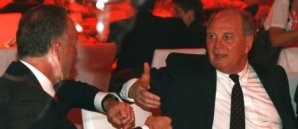 Uli Hoeeneß in angeregter Diskussion mit Kalle Rummenigge fussball,champions league,bayern münchen,chelsea,finale,hoeneß