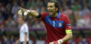 Gianluigi Buffon hielt den Sieg der Italiener fest Deutschland, Italien, Halbfinale, EM 2012