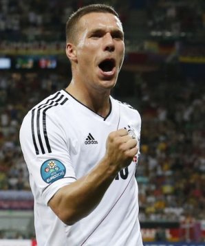 Lukas Podolski traf in seinem 100. Länderspiel podolski, em 2012, torjubel