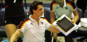 Giovanni Guidetti gibt Anweisungen volleyball,guidetti,trainer,dvv