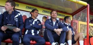 Andre Villas-Boas,Tottenham Hotspur,Ersatzbank,Steffen Freund