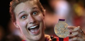 Britta Heidemann ist die Freude über ihre Silbermedaille deutlich anzusehen Britta Heidemann ist die Freude über ihre Silbermedaille deutlich anzusehen