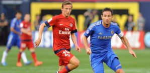 PSGs Clement Chantome beäugt Frank Lampard von Chelsea Fußball,Lampard,Chantome