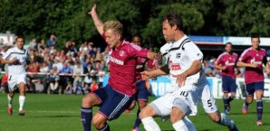 Lewis Holtby sucht die Lücke Fußball,Schalke,Holtby