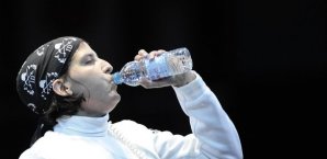 Imke Duplitzer nimmt einen Schluck Wasser Imke Duplitzer nimmt einen Schluck Wasser