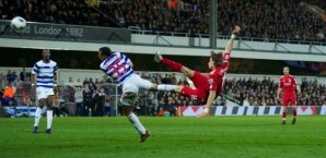 Sebastián Coates bei seinem Traumtor gegen die Queens Park Rangers Liverpool, Queens Park Rangers, Sebastián Coates