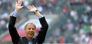 Lucien Favre hatte letzte Saison allen Grund zum Jubeln Lucien Favre,Borussia Mönchengladbach,Vertrag