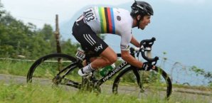 Mark Cavendish setzte sich souverän im Sprint durch Mark Cavendish,Tour de France,Abfahrt