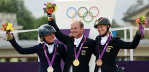 Michael Jung strahlt über seine Goldsammlung Reiten,Olympia,Michael Jung