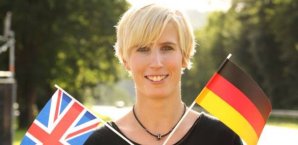 Kristin Silbereisen hält die deutsche Fahne hoch Tischtennis,Silbereisen,Olympia