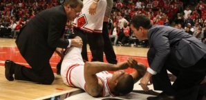 Derrick Rose verletzte sich zum Auftakt der NBA-Playoffs Derrick,rose,chicaco,bulls,nba,kreuzbandriss,playoffs