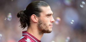 Andy Carroll bei seinem Hammers-Debüt Andy,Carroll,west,ham,united,seifenblasen,premiere
