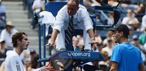 Andy Murray und Tomas Berdych diskutieren mit dem Schiedsrichter Andy Murray, Tomas Berdych, Tennis, US Open