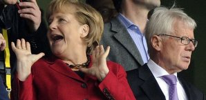 Angela Merkel (li.) neben BVB-Präsident Reinhard Rauball Angela Merkel, Reinhard Rauball, BVB