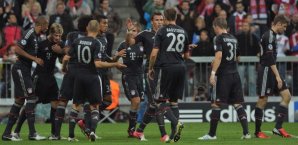 Bayern Münchens Spieler bejubeln den Auftaktsieg in der Champions League Bayern München
