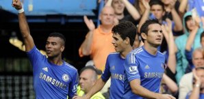 Ashley Cole (li.) vom FC Chelsea feierte seinen Treffer mit Oscar und Frank Lampard (re.). Chelsea,Frank Lampard,Ashley Cole
