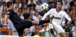 Cristiano Ronaldo im Zweikampf mit Samir Nasri Cristiano Ronaldo, Real Madrid, Samir Nasri, Manchester City