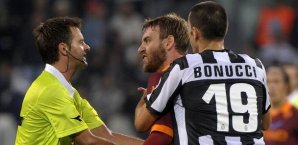 Daniele,de,rossi,as,rom,juventus,turin,schiedsrichter