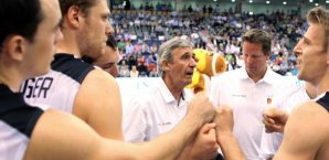 Svetislav Pesic kann mit der deutschen Basketballauswahl zufrieden sein. Die EM-Qualifikation ist sicher. DBB,Basketball,Svetislav Pesic