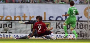 Emanuel Pogatetz hatte einen schweren Stand gegen Hannover Emanuel Pogatetz,VfL Wolfsburg,Bundesliga