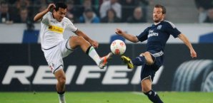 Rafael van der Vaart im Duell mit Juan Arango Hamburger,SV,Bundesliga,rafael,van,der,vaart,juan,arango