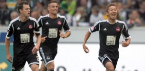 Hiroshi Kiyotake (re.) war nach dem Siegtor kaum zu bremsen Hiroshi Kiyotake, 1. FC nürnberg