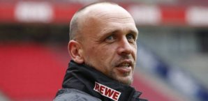 Holger Stanislawski freut sich auf einen neuen Spieler Holger Stanislawski, 1. FC köln