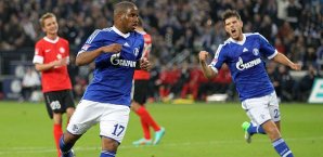 Jefferson Farfán wurde gegen Mainz verletzt ausgewechselt, kann am Freitag aber spielen Jefferson Farfán, Schalke 04