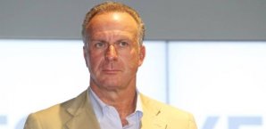 Karl-Heinz Rummenigge blickt traurig zurück Karl-Heinz Rummenigge, FC Bayern