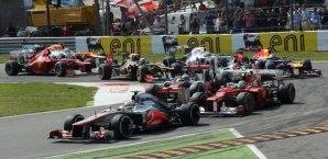 Lewis Hamilton wird vom Formel 1-Feld gejagt Lewis Hamilton, formel 1