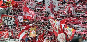 Im Mainzer Fanblock wurde eine RAF-Fahne geschwenkt Mainz 05, Fans