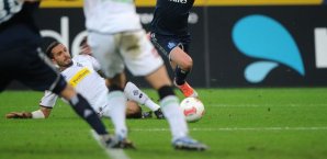 Martin Stranzl muss nach dieser Attacke ein Spiel zuschauen Martin Stranzl, Gladbach