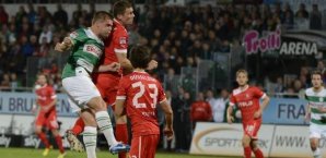 Das 1:0: Oliver Fink (2.v.li) springt am Höchsten Oliver,fink,fortuna,düsseldorf,kopfball,tor,greuther fürth