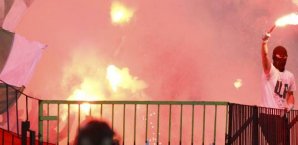 Anhänger von Pogon Szczecin Pogon Szczecin,Fans,pyro,bengalisches Feuer