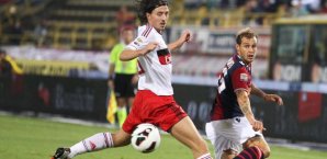 Alessandro Diamanti (re.) im Duell mit Riccardo Montolivo Riccardo Montolivo,Alessandro Diamanti,Milan,Mailand,AC