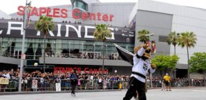 Das Staples Center und die Los Angeles Kings gehören der AEG staples,center,los,angeles,kings,stanley,cup
