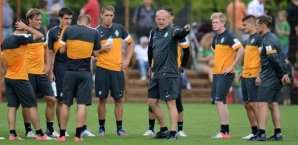 Werder Trainer Thomas Schaaf will seine Bremer wieder international spielen lassen Thomas,schaaf,werder,bremen,training