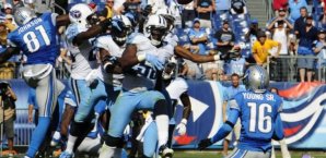 Da können alle anderen noch so hoch springen, Titus Young (Nr. 16) fing den Hail Mary-Pass titus,young,detroit,lions,hail,mary